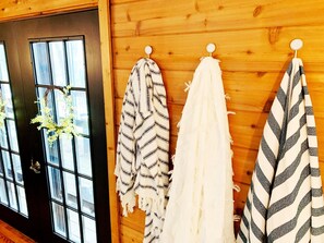 Interior - Large Retreat Minutes From Both Downtowns, Mall of America, and Airport (Mendota Heights)