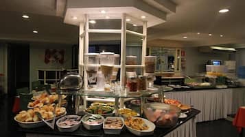Café da manhã continental todos os dias (BRL 35 por pessoa)