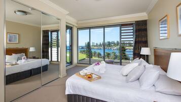 2 bedrooms, iron/ironing board, travel cot, WiFi