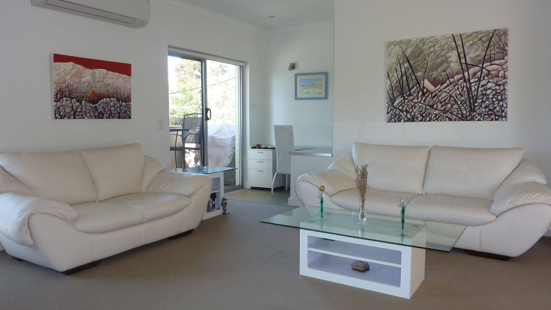 TV, DVD player, books, stereo