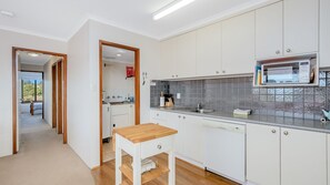 Ofen, Geschirrspüler, Gefrierschrank