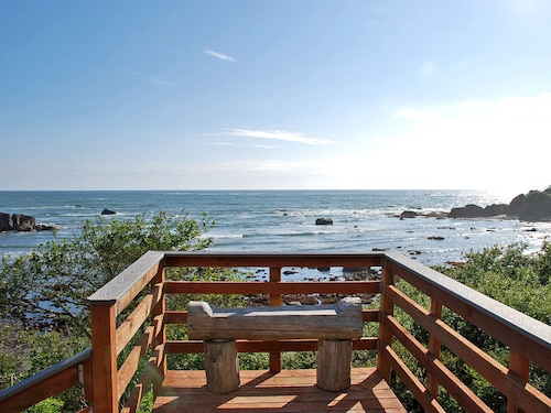 Driftwood Cottage, your Southern Oregon Coast Beach House