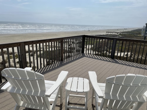 AS SEEN ON HGTV!!! Beachfront home, Amazing Views, Private 2nd floor Primary brm
