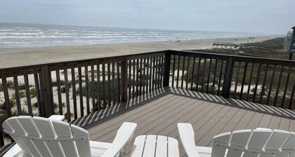 AS SEEN ON HGTV!!! Beachfront home, Amazing Views, Private 2nd floor Primary brm