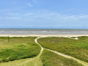 On the beach, sun-loungers - AS SEEN ON HGTV!!! Beachfront home, Amazing Views, Private 2nd floor Primary brm (Galveston)