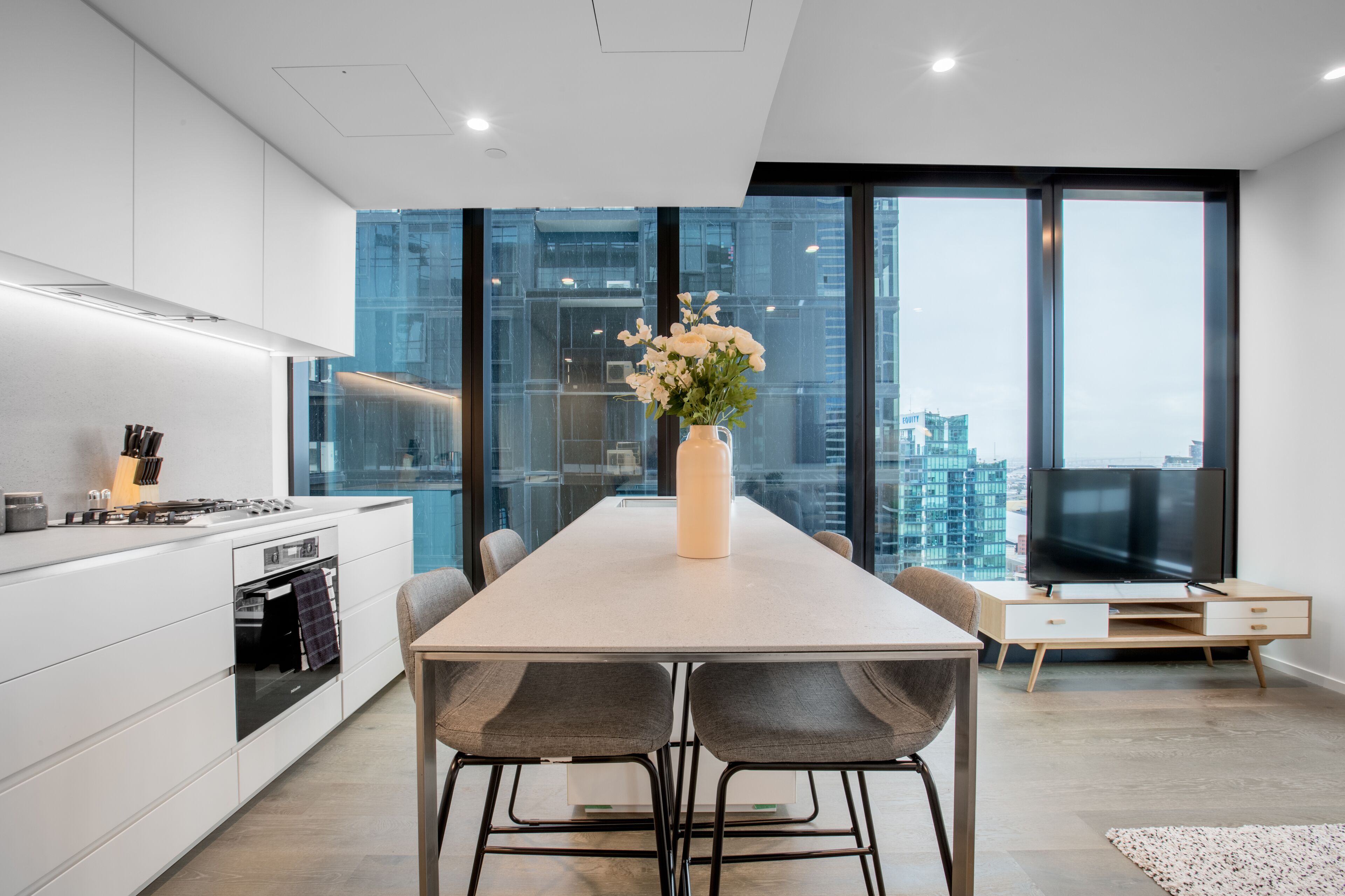 Live Perfect Experience with City View — image 5