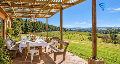 The Farmhouse — Relax in a rustic private sanctuary, pet and family friendly