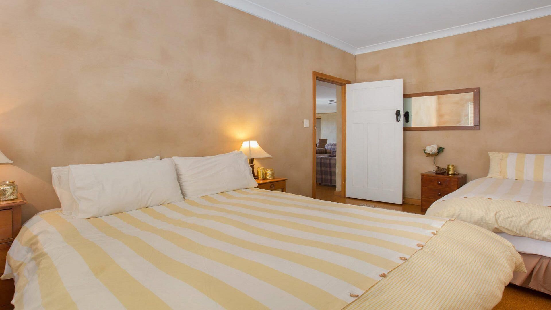 5 Schlafzimmer, Bügeleisen/Bügelbrett, WLAN, Bettwäsche