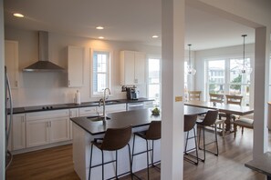 Fridge, microwave, oven, stovetop - Awesome 5 bedroom 4 bath with pool, hot tub & rooftop deck (Dewey Beach)