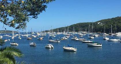 Balgowlah 2 Bedroom Flat 100 metres down steps to Jilling Cove