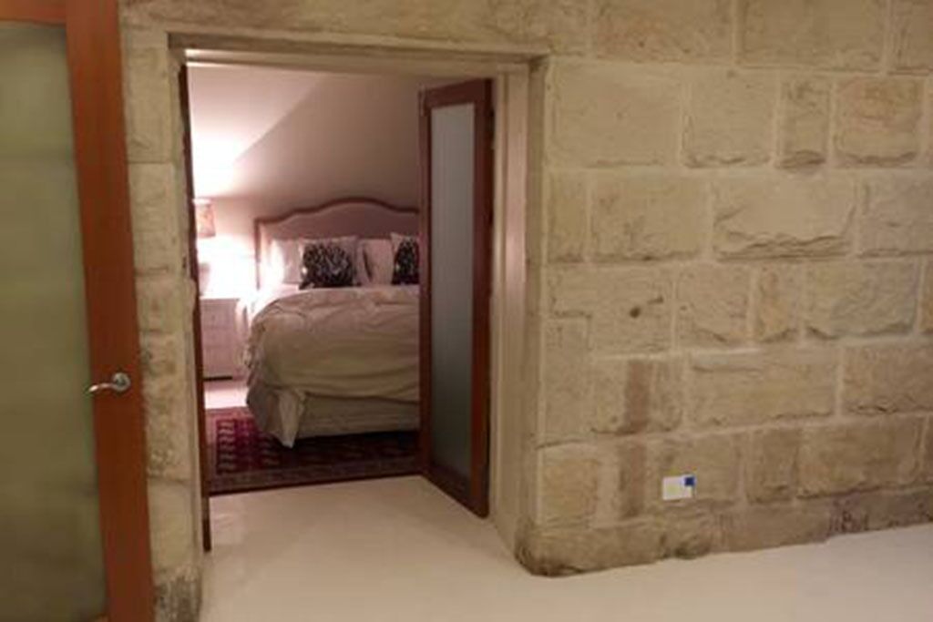 Balgowlah 2 Bedroom Flat 100 metres down steps to Jilling Cove — image 6