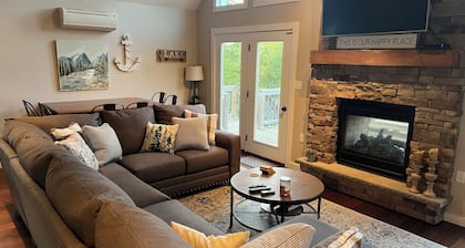 Nouveau! Lake Harmony Lodge / AccĂšs au lac / Station de ski / Golf / Courses / Casinos