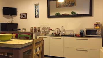 TV a schermo piatto 24 pollici con canali digitali, TV