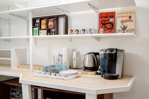 Interior - No Car Needed! Cozy Beacon Hill Apt by Light Rail, Stadiums, Downtown (Seattle)