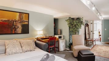 1 bedroom, desk, iron/ironing board, free WiFi