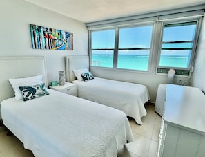 2 bedrooms, iron/ironing board, travel cot, free WiFi - Beautiful Isla Verde Beachfront Condo with Incredible Views in Marbella Oeste! (Cangrejo Arriba)