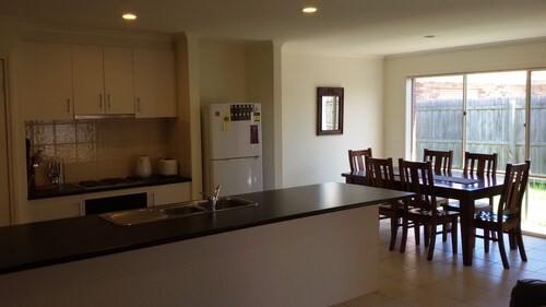 Spacious, pet friendly and walking distance to the beach 