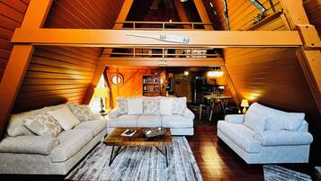 Smart-TV, Kamin, DVD-Player, TischfuĂball