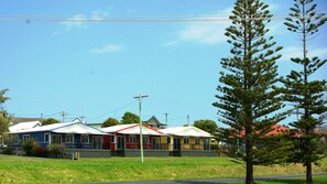 Exterior - Seaview Beach House 6 - Wheelchair accessible (BERMAGUI)