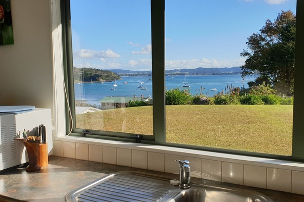 You don't mind doing the dishes with this view