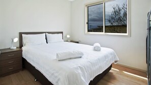 14 chambres, lit de bébé portatif, literie fournie