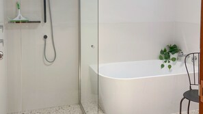 Shower - 4 Callow Place - Pet Friendly (Bermagui)