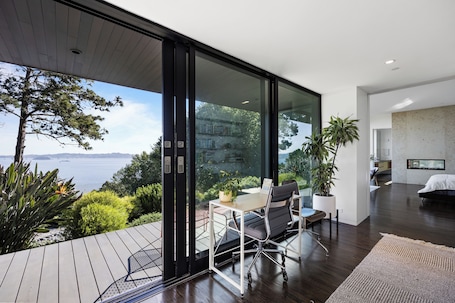 Interior. Award-winning ocean view luxury master suite. Perfect romantic retreat