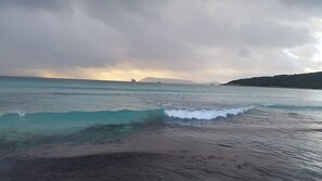 Beach nearby, sun-loungers, beach towels