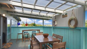 Outdoor dining - 25 Scenic Drive - Pet Friendly (BERMAGUI)