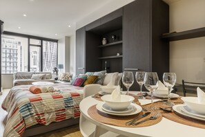 1 bedroom, iron/ironing board, free WiFi, bed sheets - Fantastic Melbourne CBD Apartment (Melbourne)