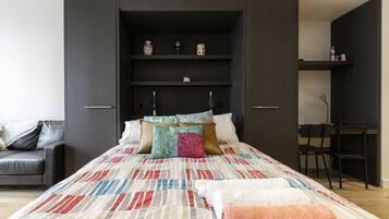 1 bedroom, iron/ironing board, WiFi (free), bed sheets