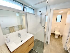 Shower, towels, toilet paper - Central, River Frontage, Large Covered Rear Deck, Renovated Cottage! (Red Rock)