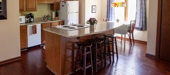 Rock Creek Loft Guest House neighboring Lake Perry 