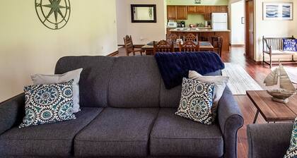 Rock Creek Loft Guest House neighboring Lake Perry