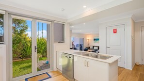 Interior - Seascape  5 - Water views (BERMAGUI)