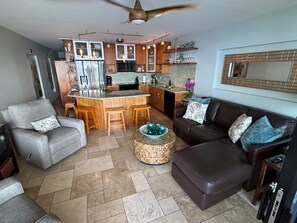 Téléviseur connecté, livres, imprimante