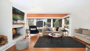TV, fireplace