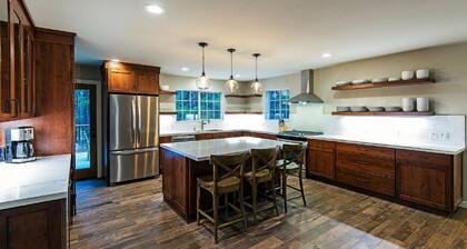 7 bedroom Secluded Luxury Home..