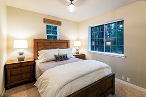 7 makuuhuonetta, työpöytä, silitysrauta/-lauta, ilmainen Wi-Fi