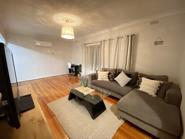 智能电视、Netflix、流媒体服务