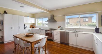 12 Barragoot Street - Top location