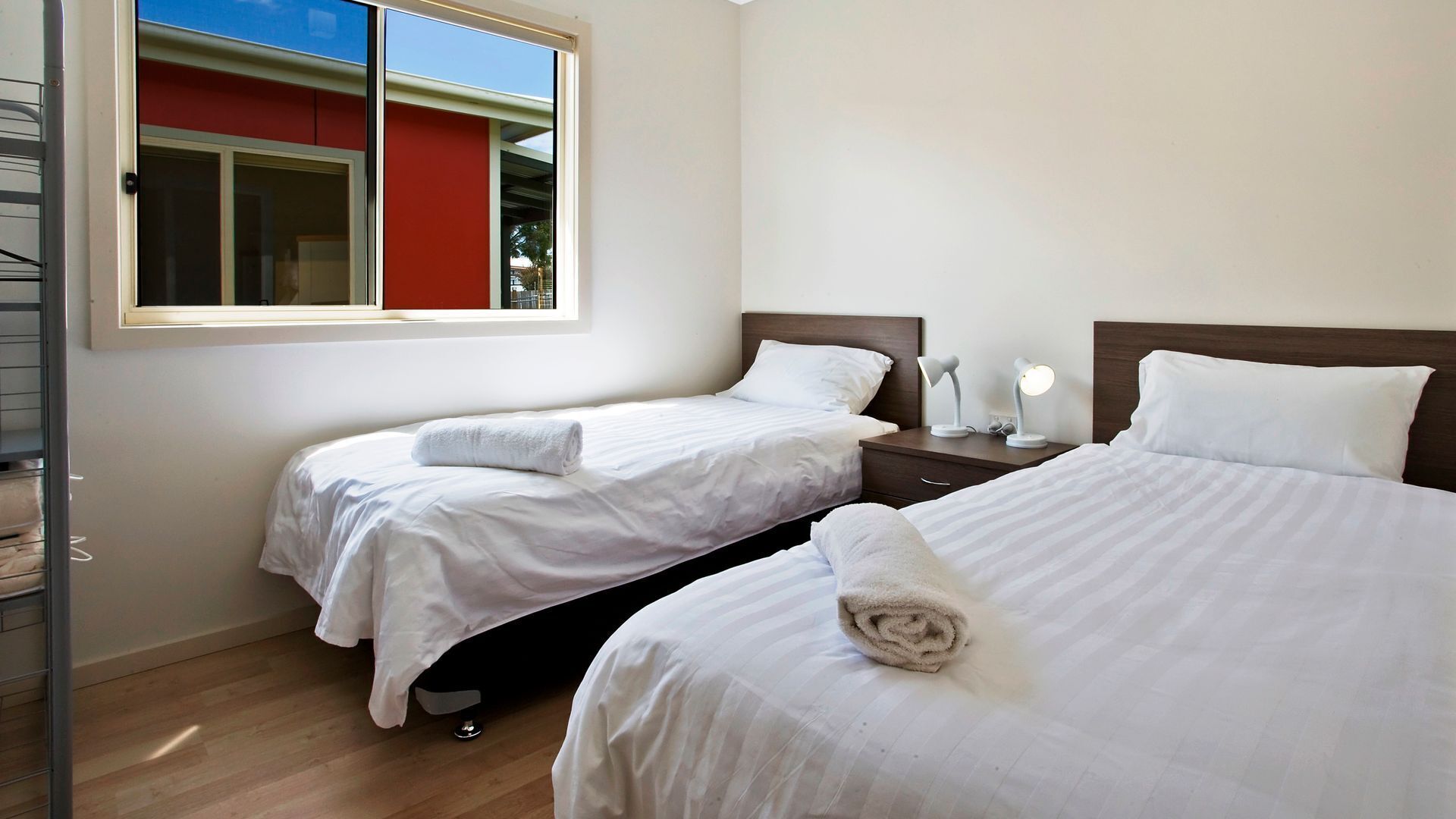 3 bedrooms, iron/ironing board, bed sheets