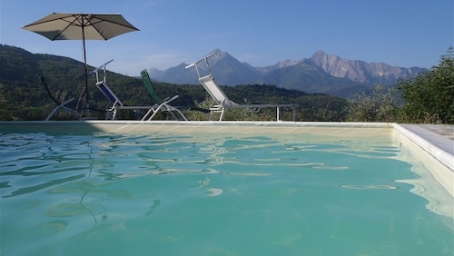 Villa in 2 Acres: Large Heated Private Pool; 360 deg. Stunning Views; Free WIFI