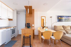 Interior - Apartment with pool and WiFi in Playa Paraiso (Tenerife)