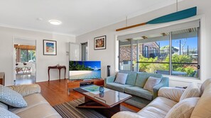 Smart TV - Berry by The Bay - Vincentia (VINCENTIA)