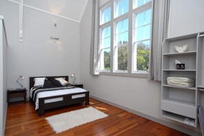 2 室のベッドルーム、デスク、アイロン / アイロン台、WiFi (無料)