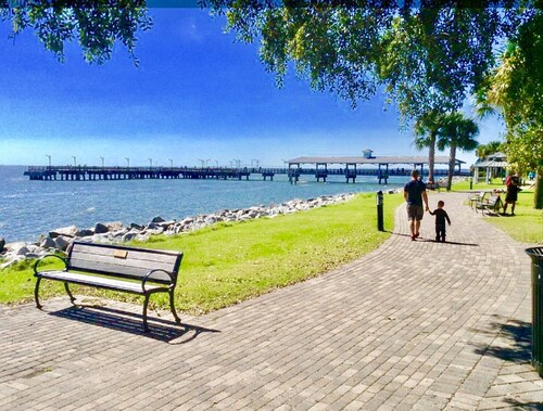 1/2 precio 3 / 8-10 - Prime BEACH & Village walk  