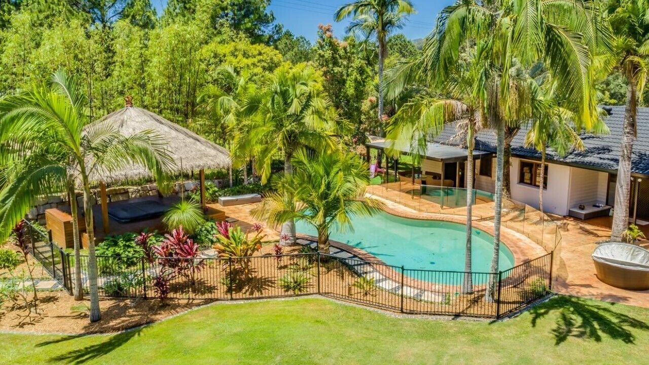 Perfect for families and larger groups wanting a relaxed getaway.