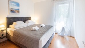 3 soverom, strykejern/-brett, reiseseng for barn og wi-fi (inkludert)