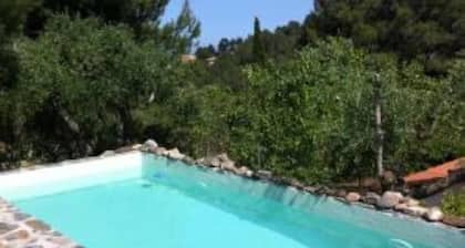 Gran Casa con jardín entre mar y montaña